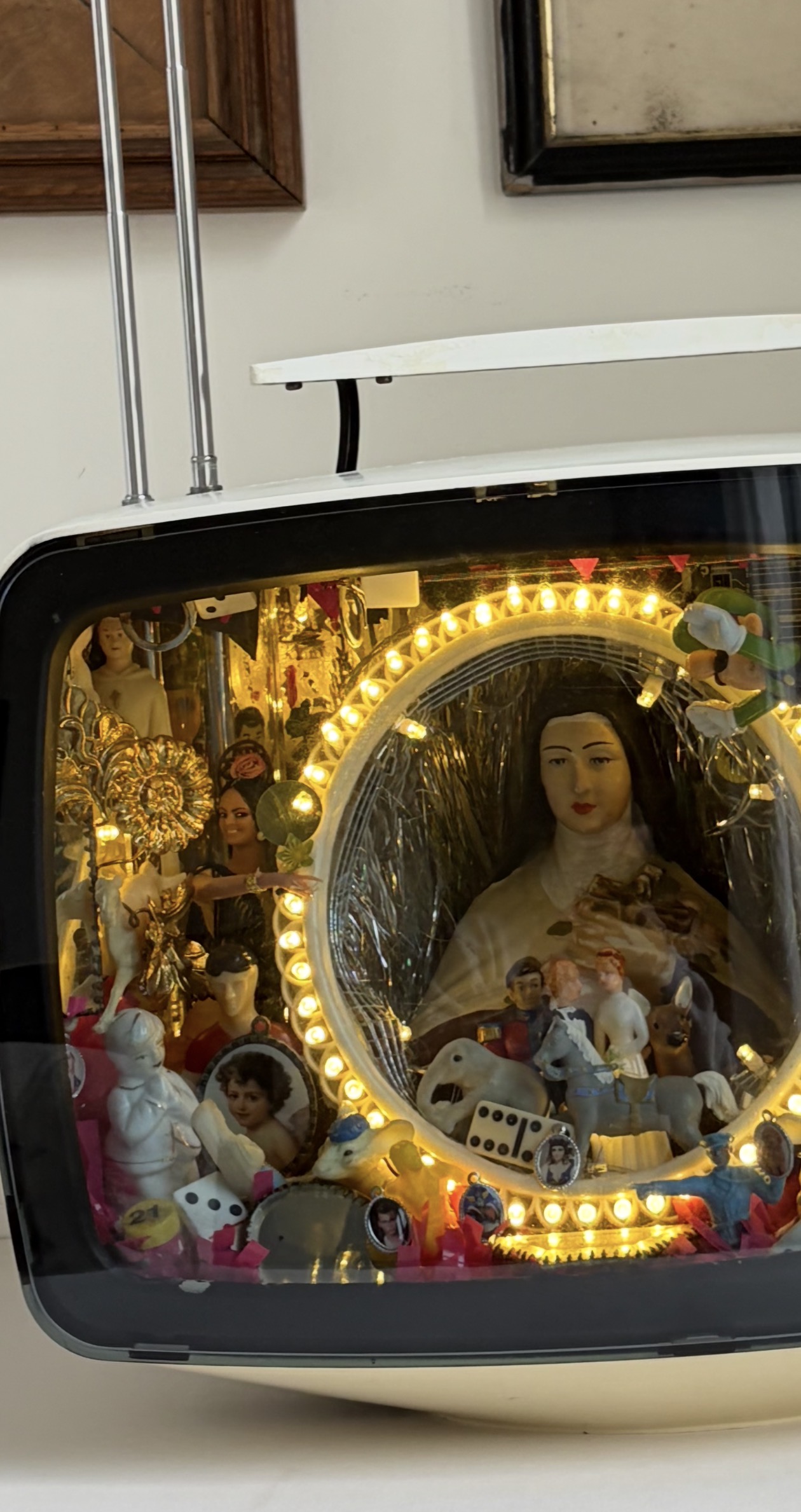 HOLLY CHANNEL – Image 3