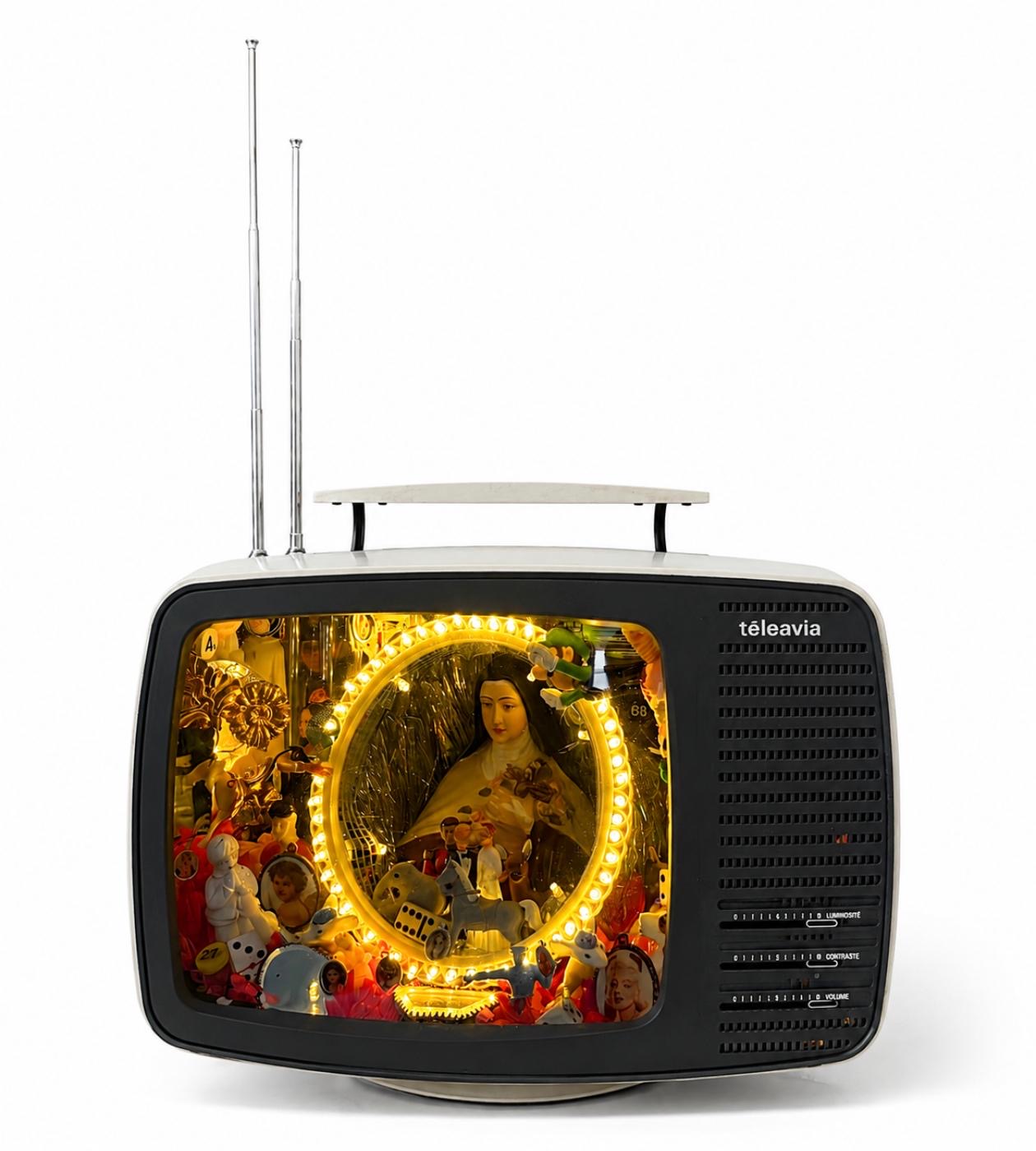 HOLLY CHANNEL – Image 2